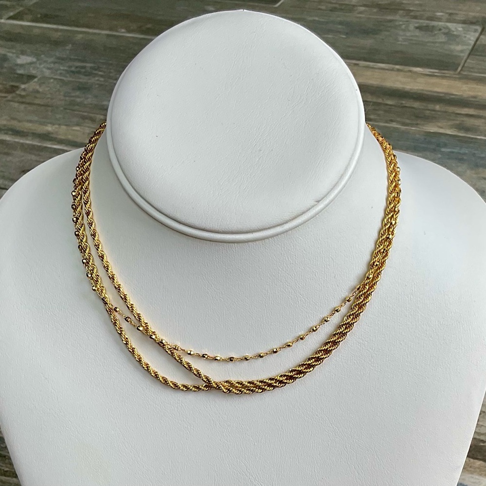 Elegant Gold Layered Necklace